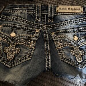 Rock Revival Size 25 cut off shorts 
Good condition $25